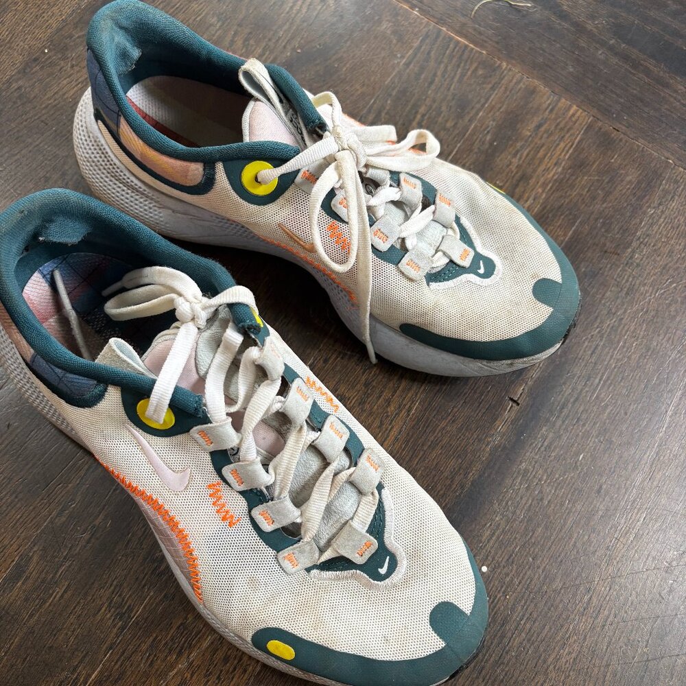 Nike React Sneakers - Size 7 | Lightweight & Stylish Athletic Shoes- Used